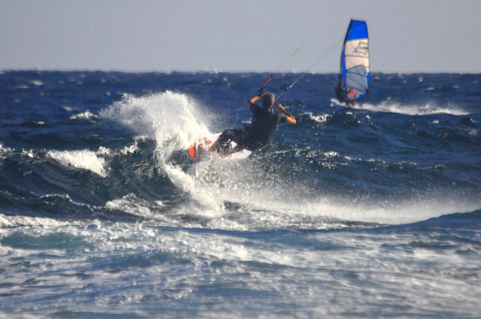 Riccardo Fumini che fa kitesurf